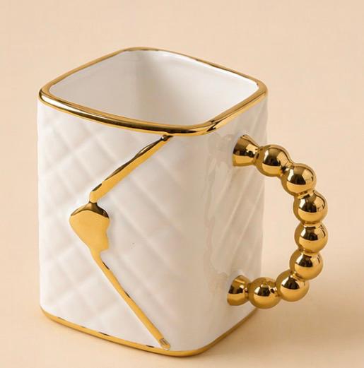 Elegant Gold Handle Ceramic Mug – Luxury Coffee & Tea Cup